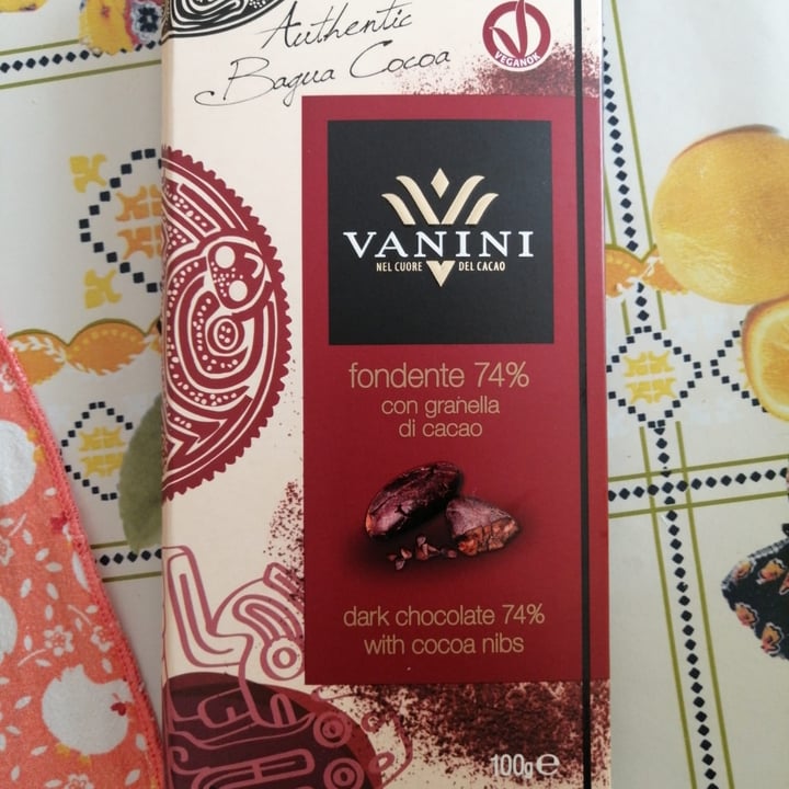 photo of Vanini Cioccolato fondente 74% con granella di cacao shared by @valentjnaas on  13 Oct 2022 - review