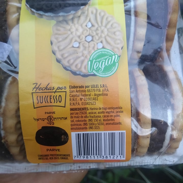 review photo of Successo Galletitas De Vainilla Y Chocoate Rellenas shared by @flornijas on 04 Apr 2021 - review