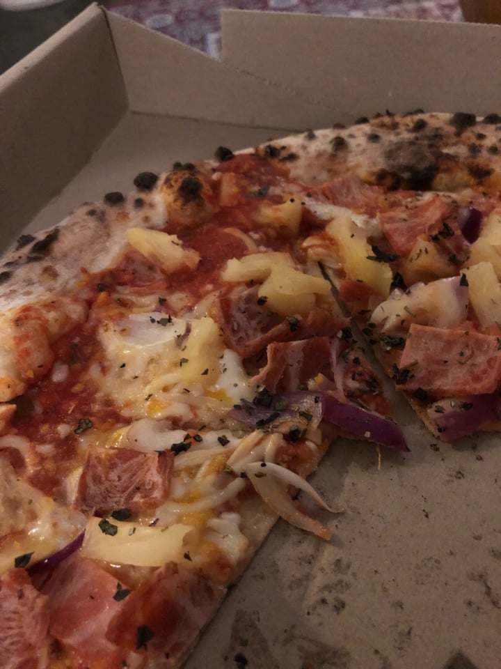 photo of Red Sparrow Pizza Hawaiian Pizza shared by @ceechristo on  07 Sep 2019 - review