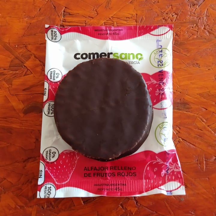 photo of Comersano Alfajor De Frutos Rojos shared by @daibonetto on  01 Jul 2021 - review