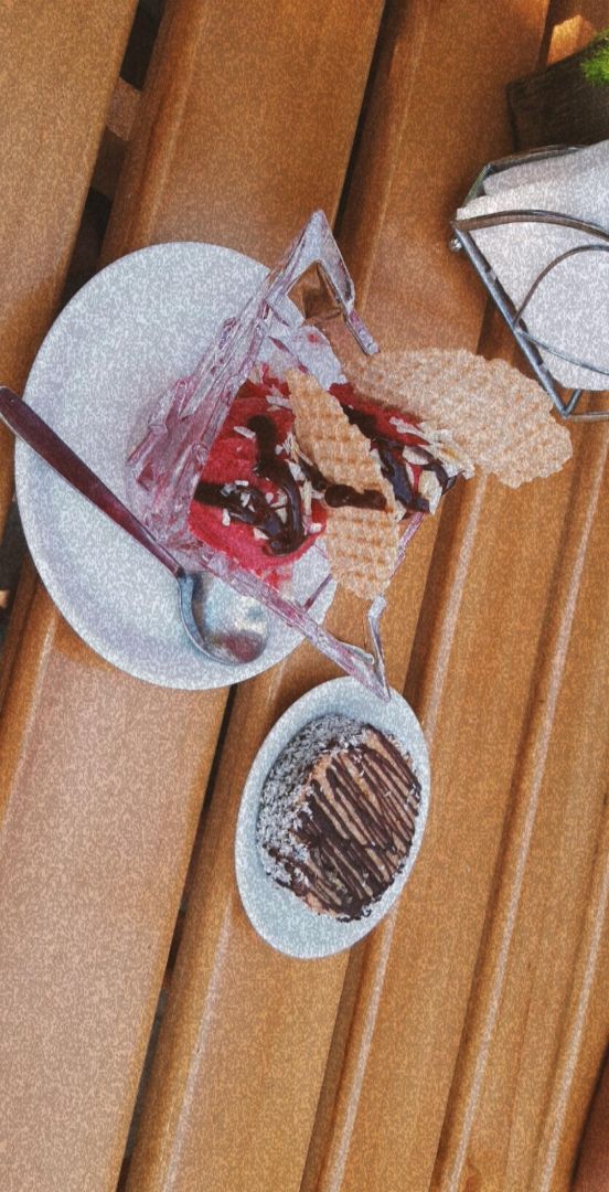 review photo of Café Sin Culpa Helado de Frambuesa y Menta Vegano + un Delicioso Alfajor Vegano🥰🌤💛 shared by @catalinauribe on 30 Jan 2020 - review