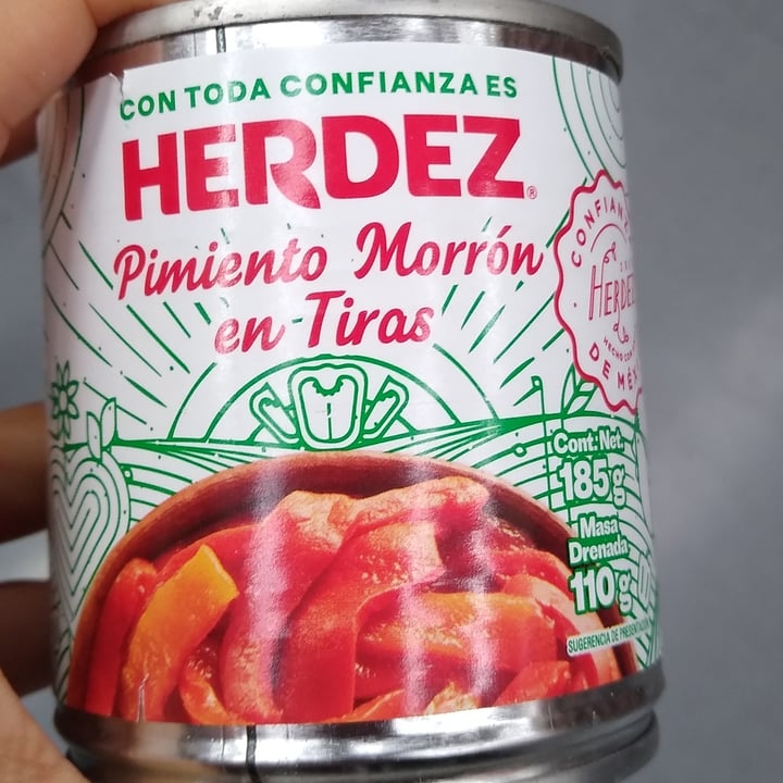 photo of Herdez pimiento morron en tiras shared by @fergievegan on  25 May 2022 - review