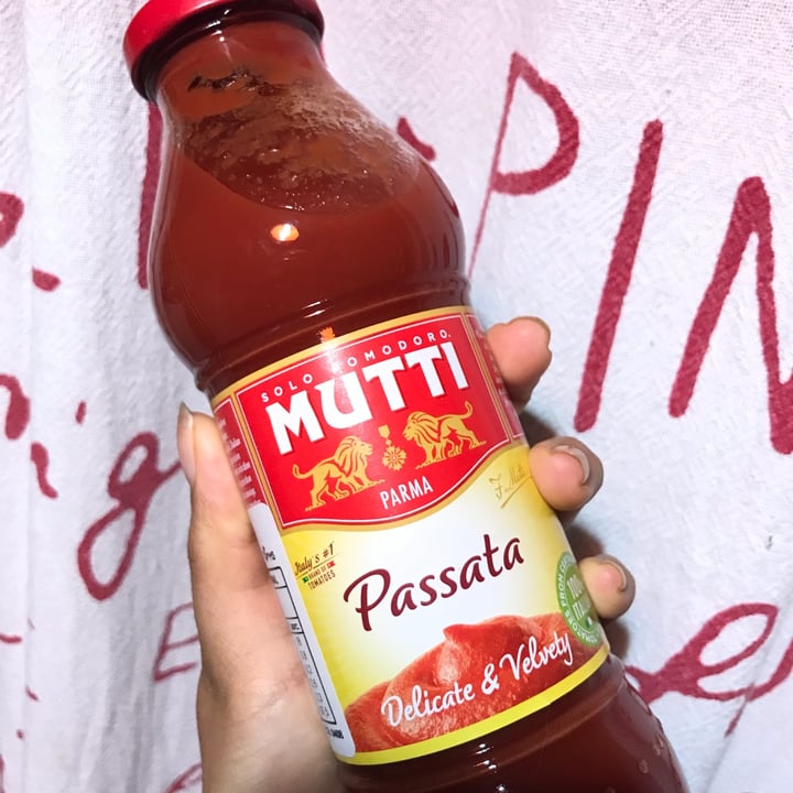 review photo of Mutti Pasata pure de tomate shared by @sofiagg on 07 Jan 2022 - review