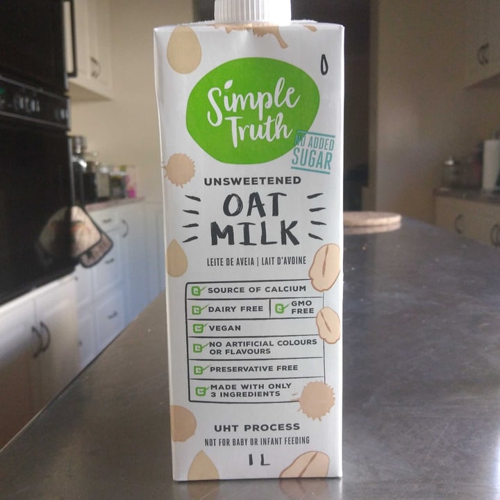 photo of Simple Truth Unsweetened Oat Milk shared by @laurenbettyd on  10 Oct 2020 - review