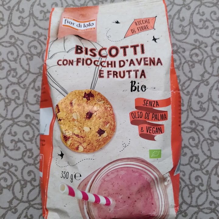 photo of Fior di Loto Biscotti Con Fiocchi D'avena E Frutta shared by @maffi1810 on  19 Mar 2022 - review