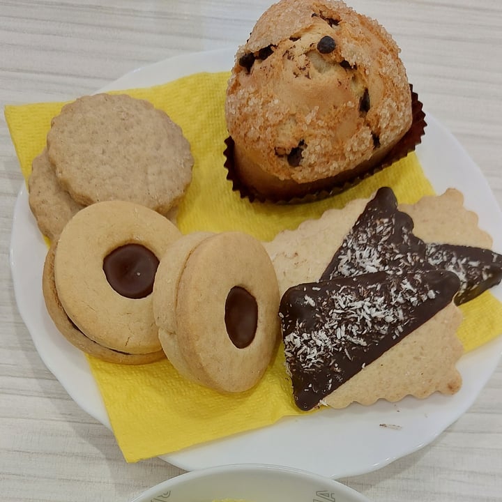 review photo of Sorelle Fontebasso Patisserie biscotti e muffin vegani shared by @martillaveg on 09 May 2022 - review