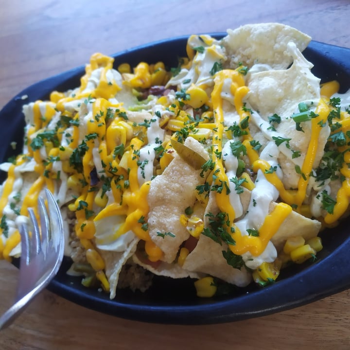 photo of Maha Vegan Food Nachos Supremos shared by @angrouses on  15 Oct 2021 - review