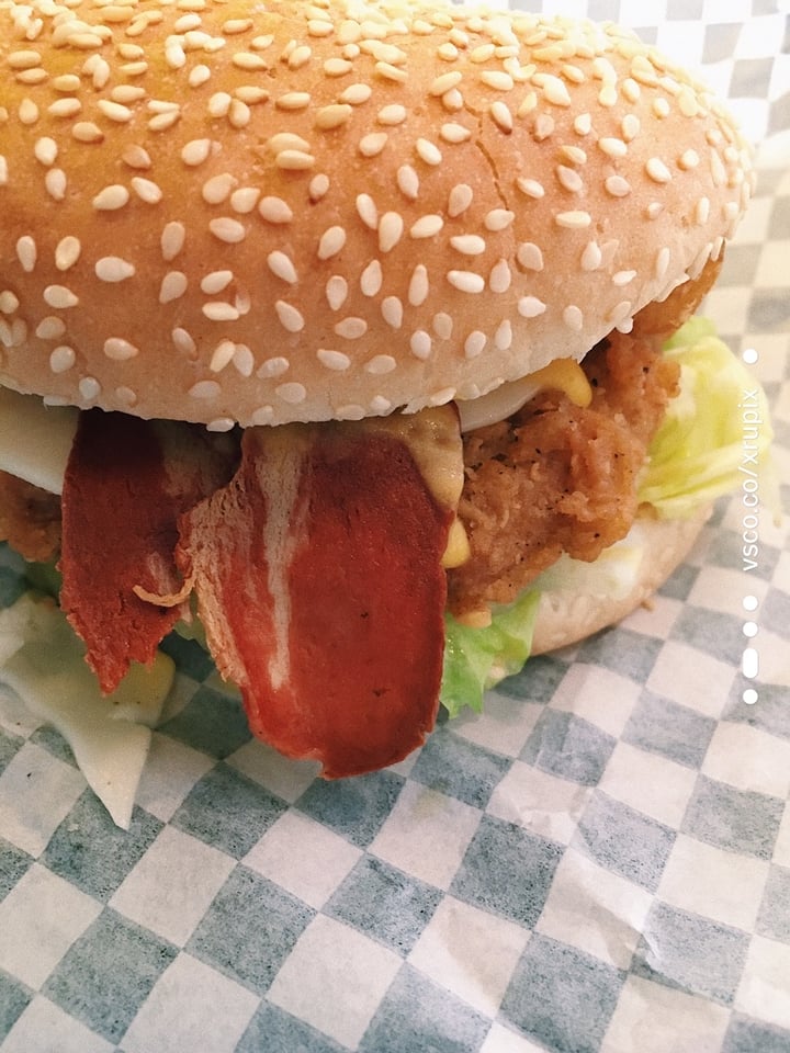 photo of THUNDER VEGAN FOOD Vegan Fried Chik'n shared by @crazyoatlady on  27 Feb 2020 - review