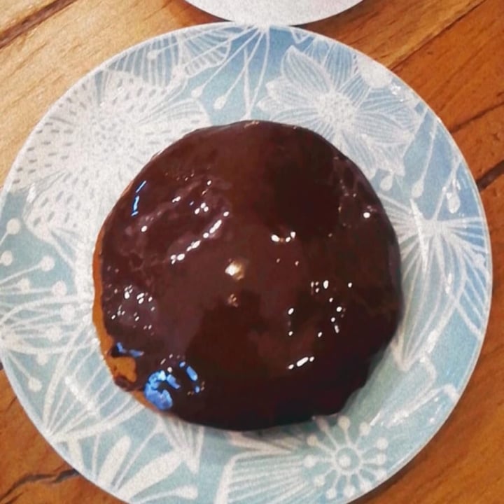 photo of VegAmazing Doughnuts Berlina chocolate shared by @ggens on  23 Jan 2021 - review