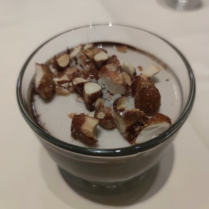 photo of Amador Postre cremoso de chocolate shared by @vannaangelicola on  27 Jun 2022 - review