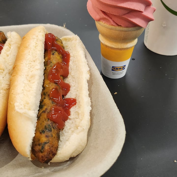 photo of IKEA Calgary Veggie dog shared by @beckislovesyou on  16 Oct 2022 - review