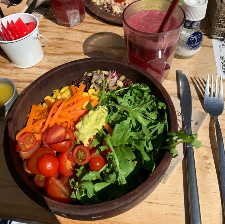review photo of OL'DAYS Coffee and Deli Ensalada De Quinoa shared by @tedisvegan on 29 Nov 2020 - review