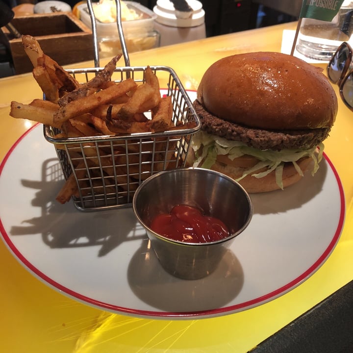 photo of Farmers Fishers Bakers Impossible burger shared by @ajb84 on  16 Mar 2019 - review