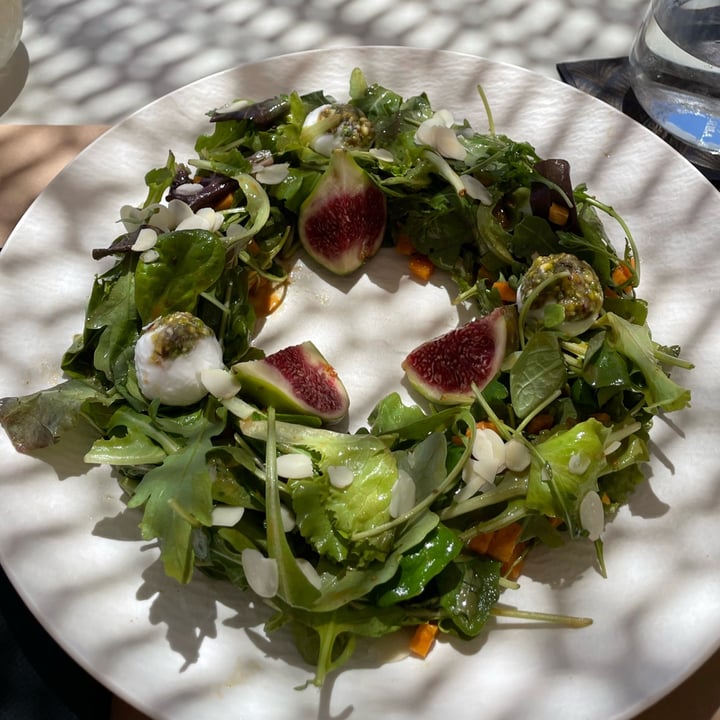 review photo of Koukoumi Vegan Hotel & Restaurant Salad shared by @dorindigenova on 06 Dec 2021 - review