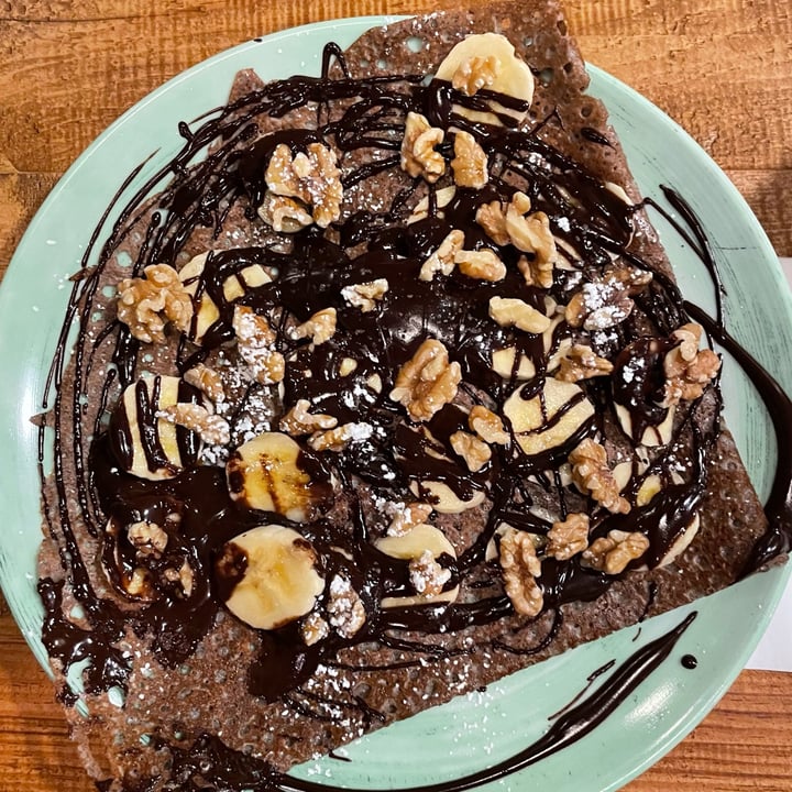 review photo of Lune creperie Galette De Trigo Con Banana, Chocolate Y Nueces shared by @razzor on 05 Jan 2022 - review