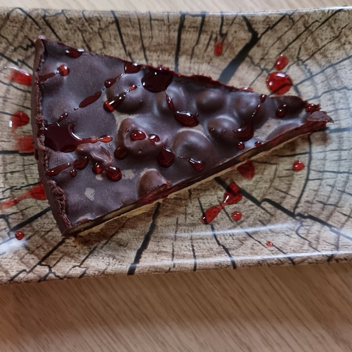 review photo of Shangri La Tarta Chocolate Y Frutos Rojos shared by @miramiravegan on 16 Oct 2022 - review