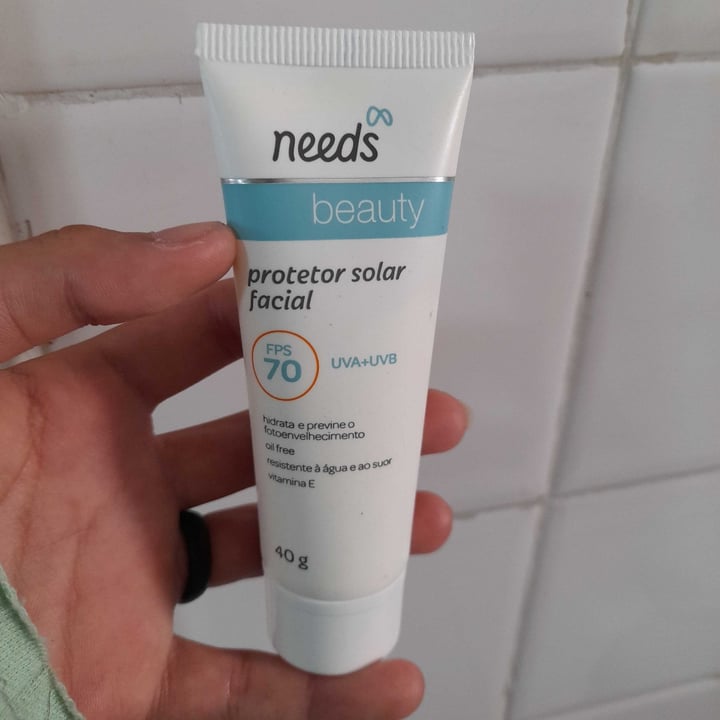 review photo of Needs Protetor solar facial 70 shared by @heloisademorais on 01 May 2022 - review