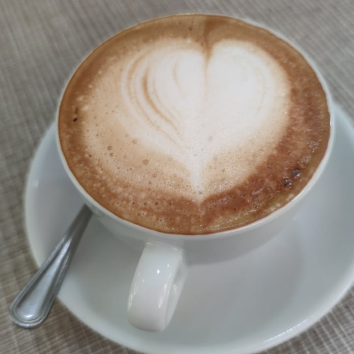 review photo of Macha cappuccino con latte di soia shared by @monicalombardi on 30 May 2022 - review