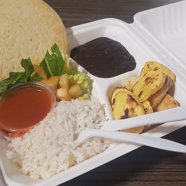 review photo of arepas ranch Vegan Bowl shared by @plantivorous on 05 Nov 2022 - review