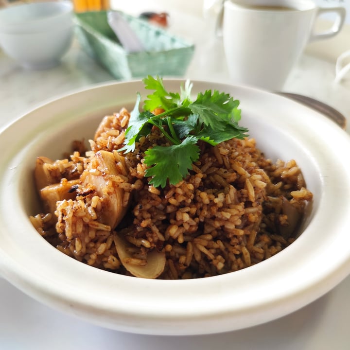 review photo of V Kitchen Restaurant (Vegetarian Food) Mushroom Claypot Rice shared by @muzzypetra on 25 Mar 2021 - review
