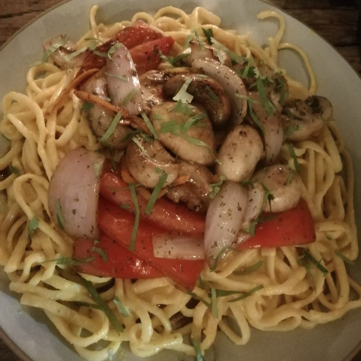 photo of El Chino Vegano Fettuccine a la huancaína con saltado shared by @pachpam on  19 Aug 2022 - review