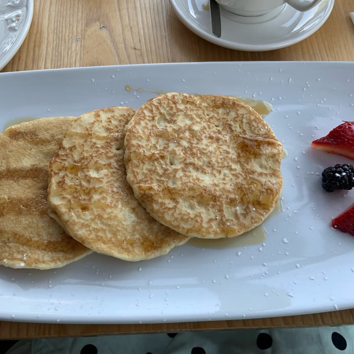 photo of Diglis House Hotel Vegan American Pancakes shared by @eilidhm on  16 Apr 2022 - review