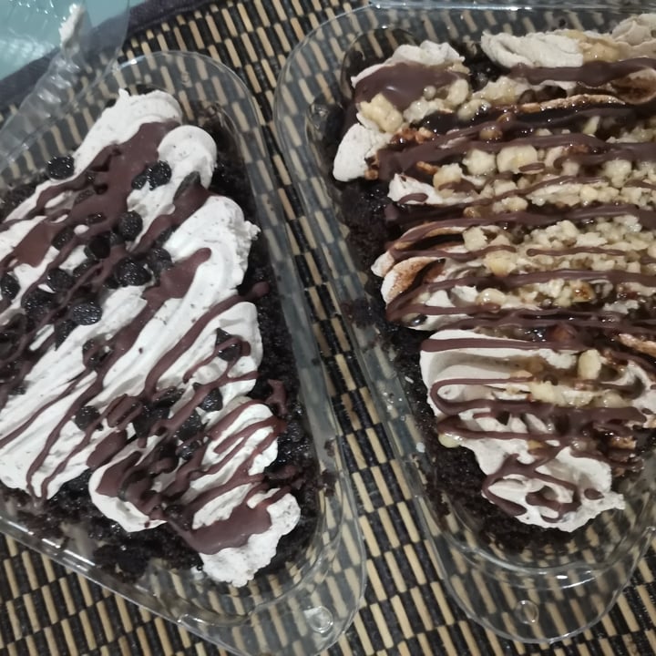 review photo of YvittaCakes Pastel Chocolate shared by @shirleyruiz on 29 Nov 2021 - review