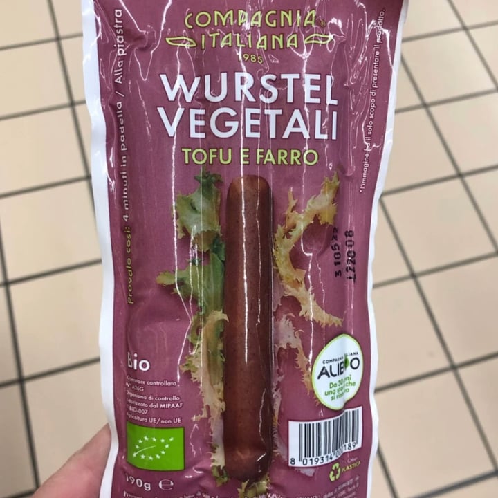 photo of Compagnia Italiana Würstel vegetali tofu e farro shared by @veganleaf on  23 May 2022 - review