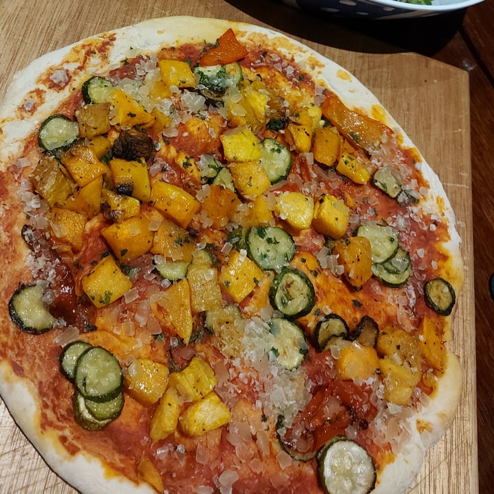 review photo of Woolworths Food Stone baked Thin And Crispy Roast Vegetable Pizza shared by @lizadewet on 02 Mar 2022 - review