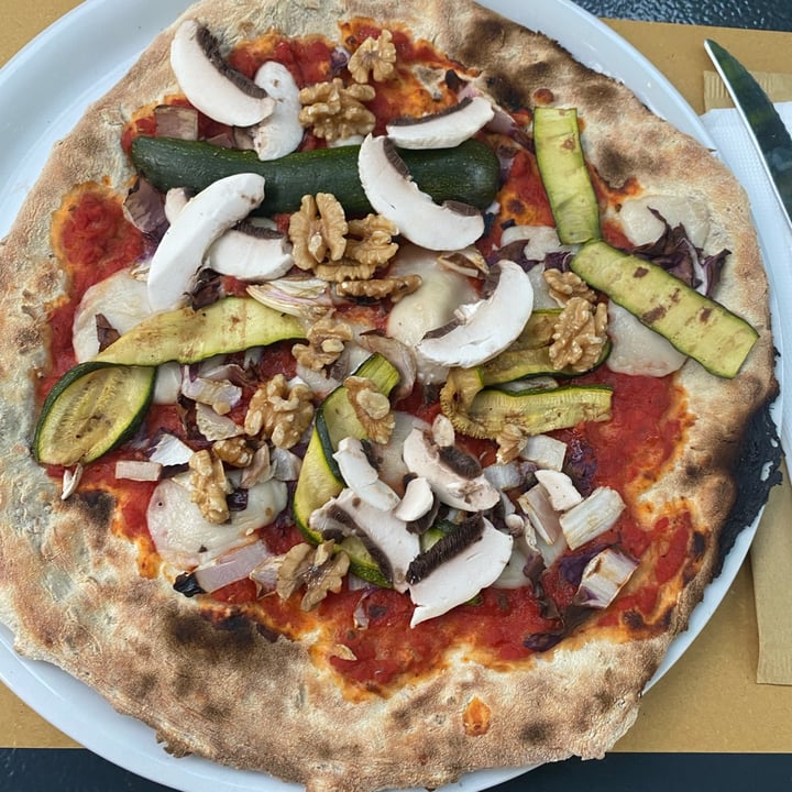 photo of Birracrua Pizza Vegan #3 shared by @amandabor00 on  14 Jun 2022 - review