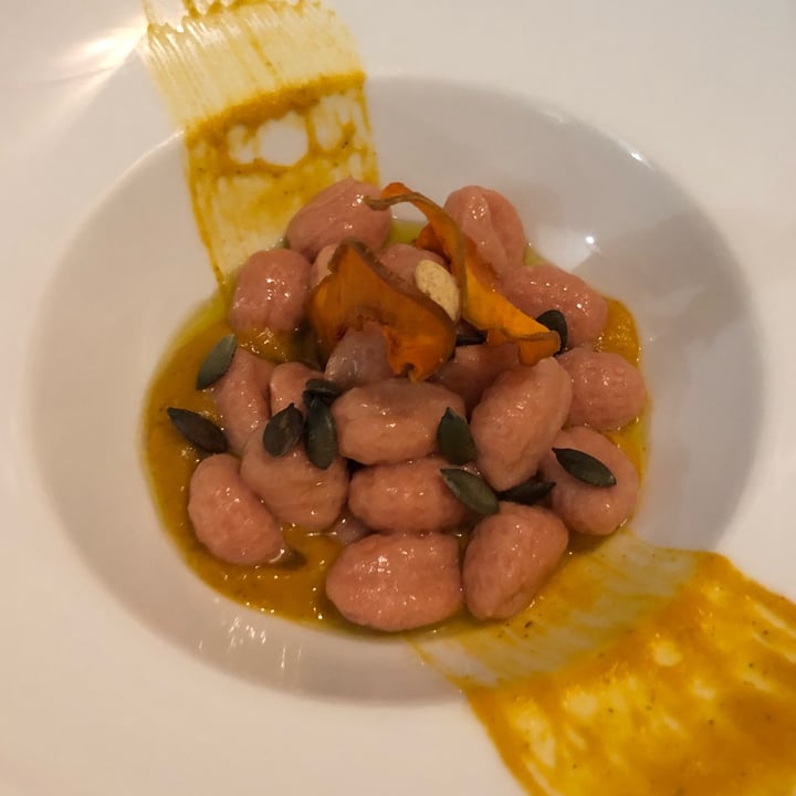 photo of L'Orto già Salsamentario - Vegan & raw food Gnocchi Di Barbabietola shared by @penzi94 on  09 Apr 2022 - review
