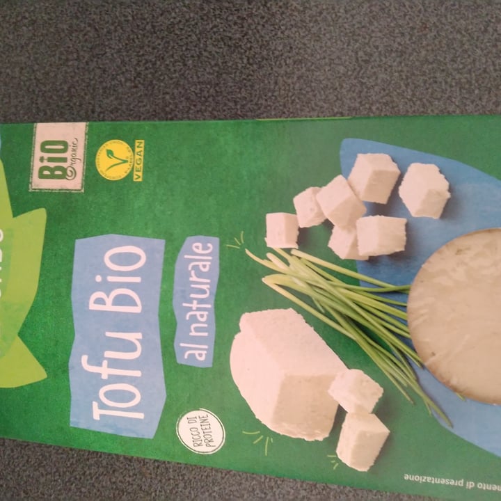photo of Vemondo Tofu Bio al naturale shared by @anto67 on  02 Dec 2021 - review