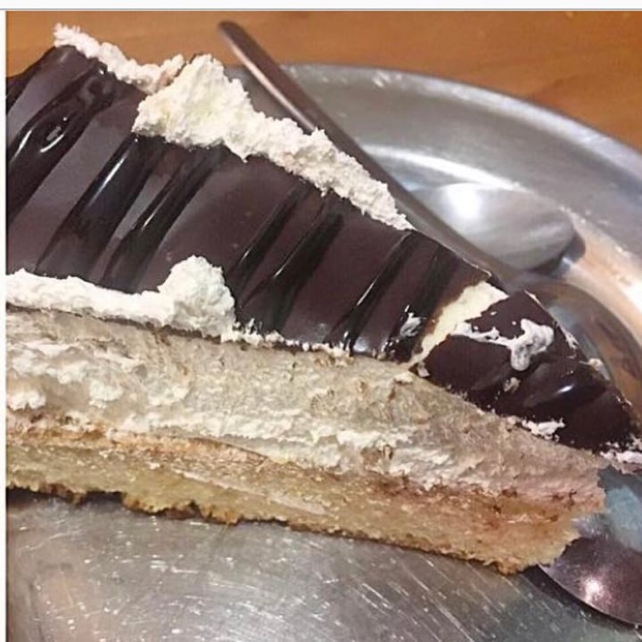 photo of B13 bar Tarta de chocolate y nata shared by @naivoncake on  11 Oct 2020 - review