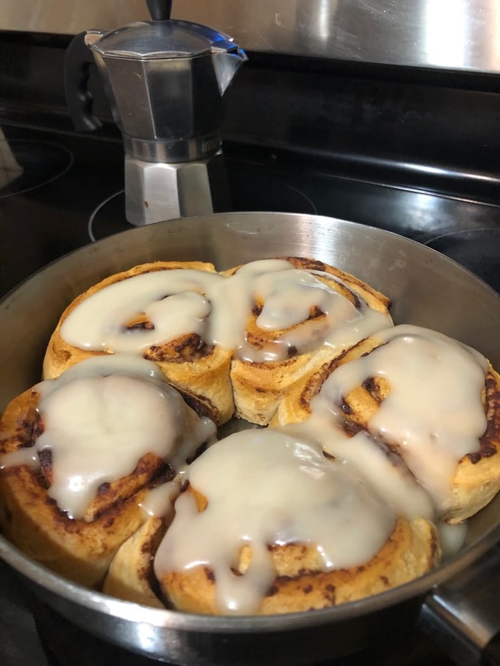 photo of Annie’s Organic Cinnamon Rolls with Icing shared by @rvidal17 on  26 Dec 2019 - review