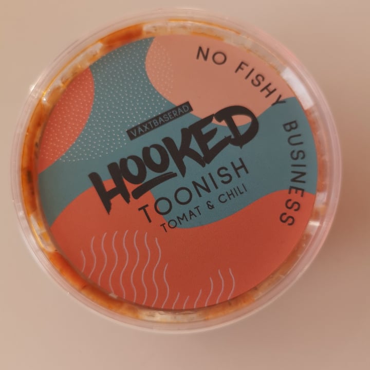 photo of Hooked Toonish Tomat & Chili shared by @thegluttonoussloth on  25 Oct 2021 - review