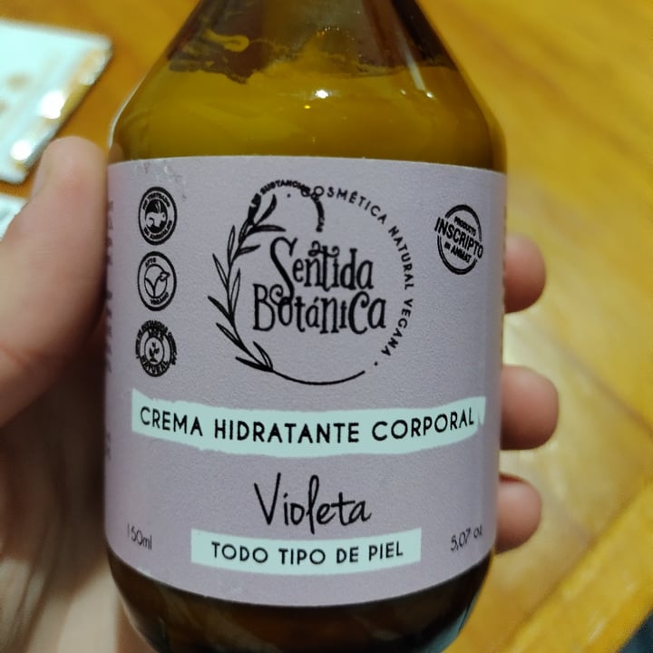 photo of Sentida Botánica Crema Hidratante Corporal shared by @lasdrogaslisa on  11 Jul 2021 - review