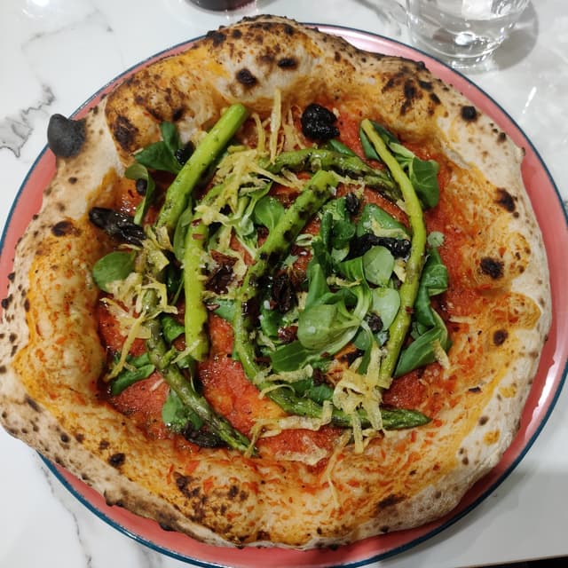 「Pizza Vegana Di Maggio」の料理の写真