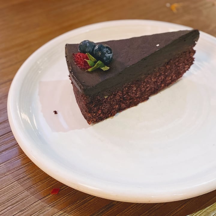 review photo of Genius Central Singapore Raw beetroot cake shared by @waisum on 13 Dec 2020 - review