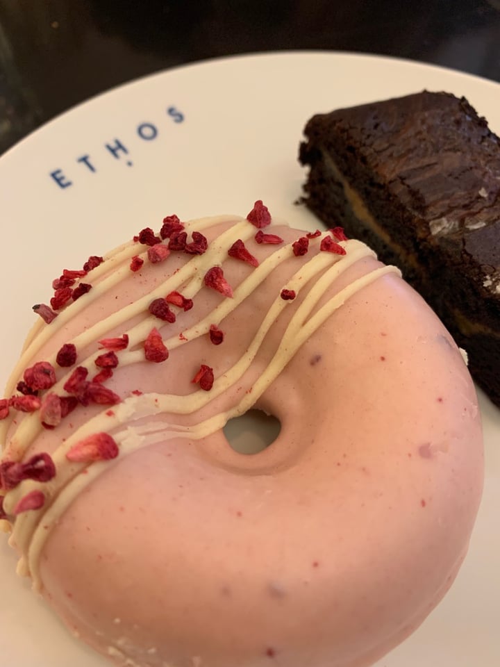 photo of Ethos Raspberry Donut shared by @cpicco on  05 Jan 2020 - review