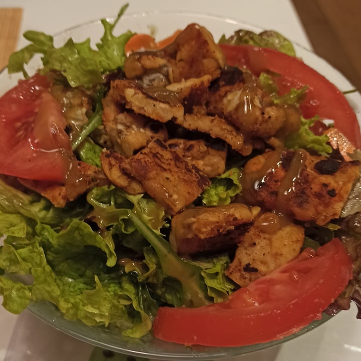 photo of Peas Vegan & Raw Food Tempeh salad shared by @annamiou on  30 Jan 2022 - review