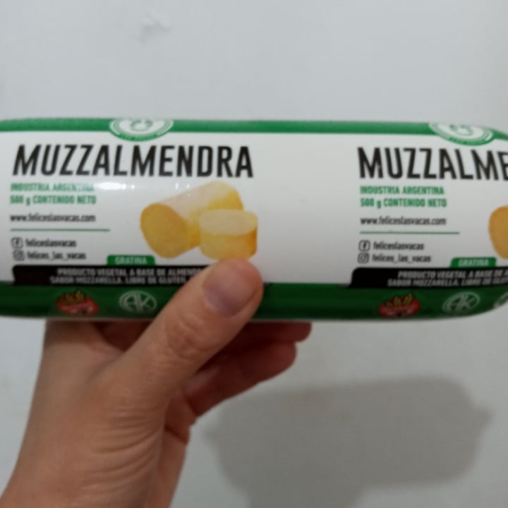 photo of Felices Las Vacas Mozzalmendra shared by @celesteveg on  10 May 2022 - review