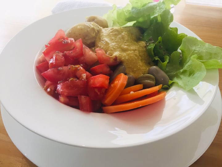 review photo of El Tokte Ensalada con papas y crema de maní shared by @maurizio on 09 Jan 2020 - review