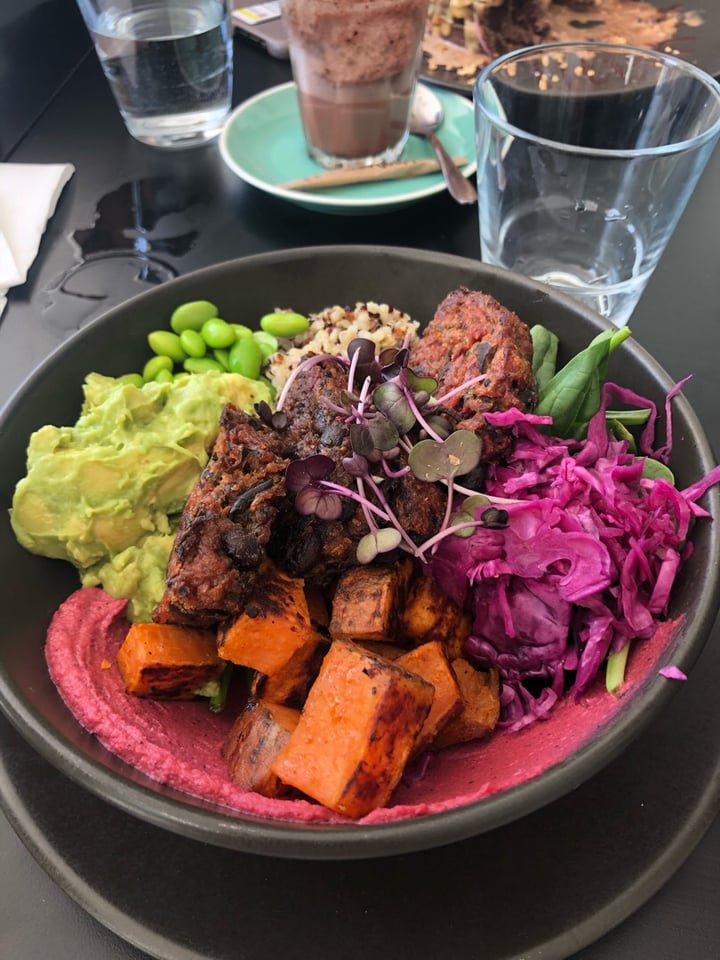 photo of Hale & Hearty Vegan Super Bowl shared by @ksenia on  12 Mar 2019 - review