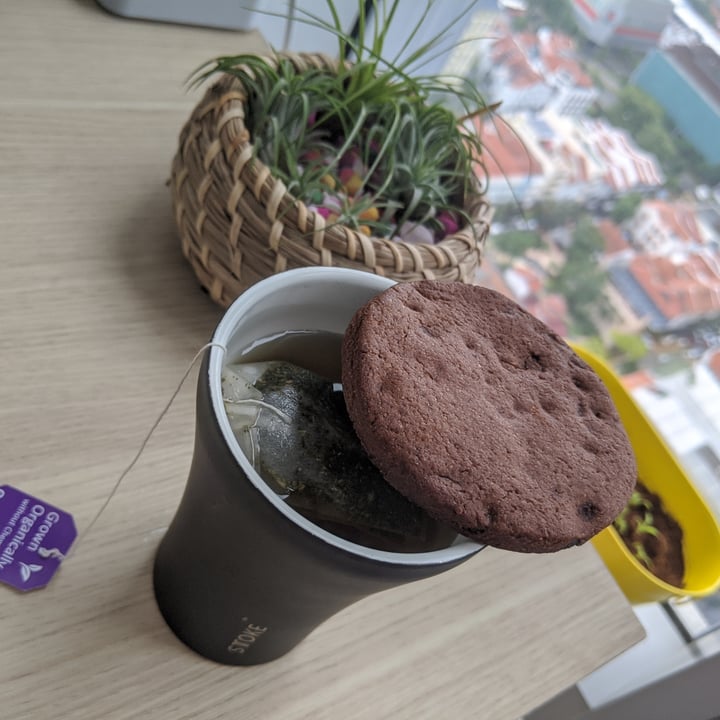 review photo of nomVnom Tai Seng Chocolate cookie shared by @lepapillonterrible on 24 Jun 2020 - review