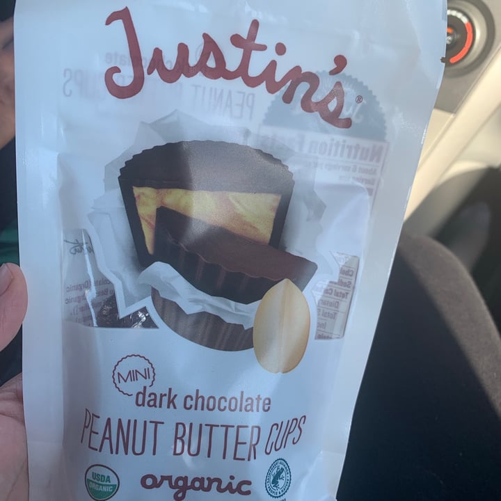 photo of Justin's Mini Dark Chocolate Peanut Butter Cups shared by @lasheslashes on  05 Sep 2021 - review