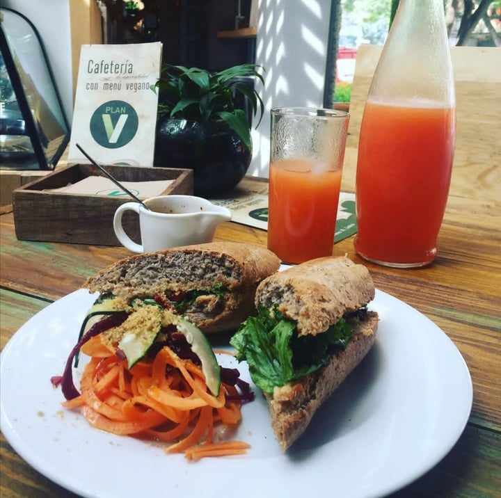 photo of Plan V Café Baguette de Vegetales shared by @arturitob2 on  01 Mar 2020 - review