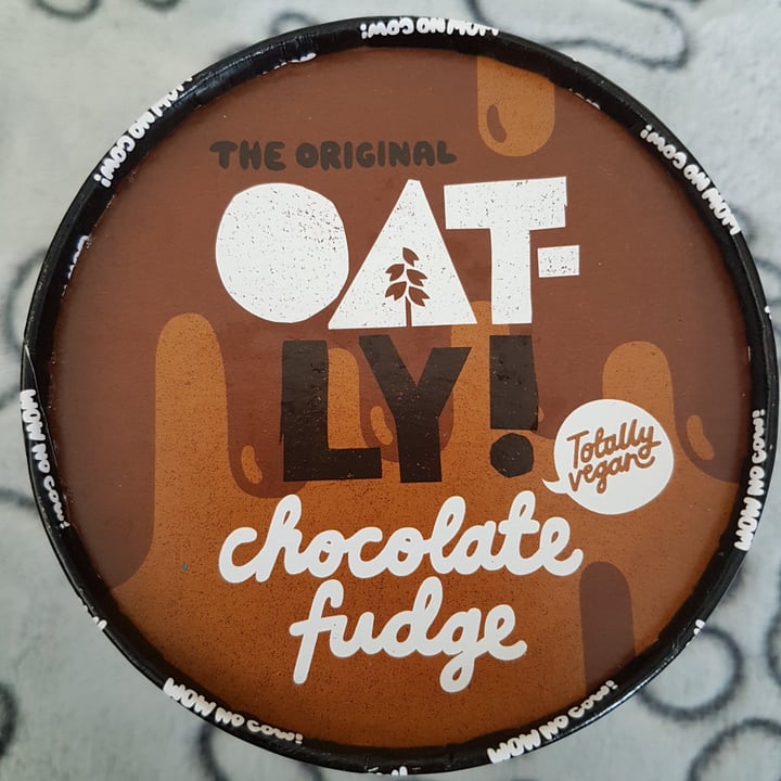 photo of Oatly Chocolate Fudge shared by @suzanarmiler on  13 May 2022 - review