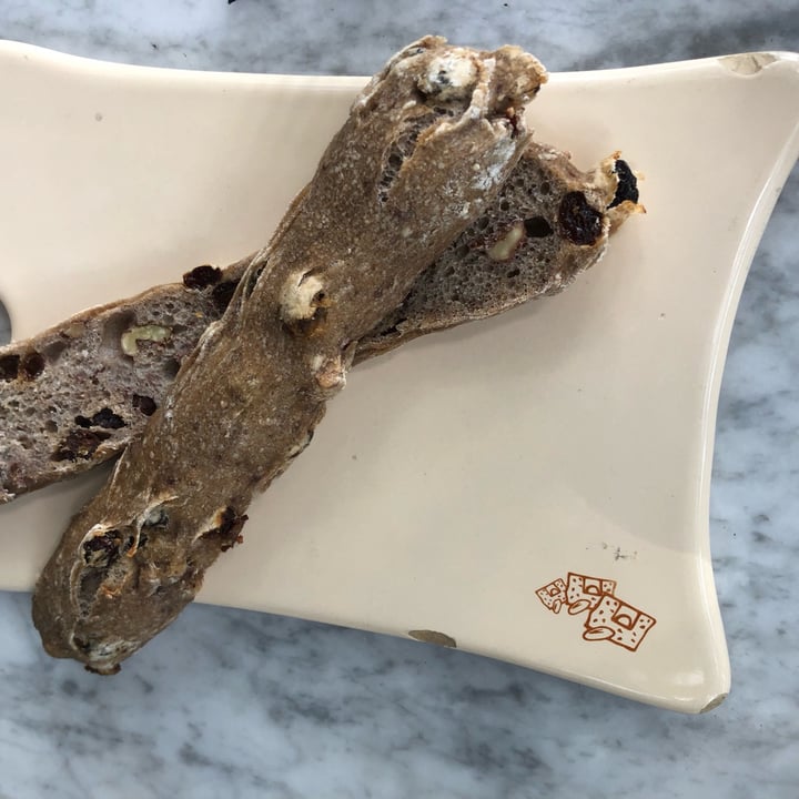 photo of Le Pain Quotidien - Recoleta Mall Pan de nuez shared by @anavegar on  16 May 2022 - review