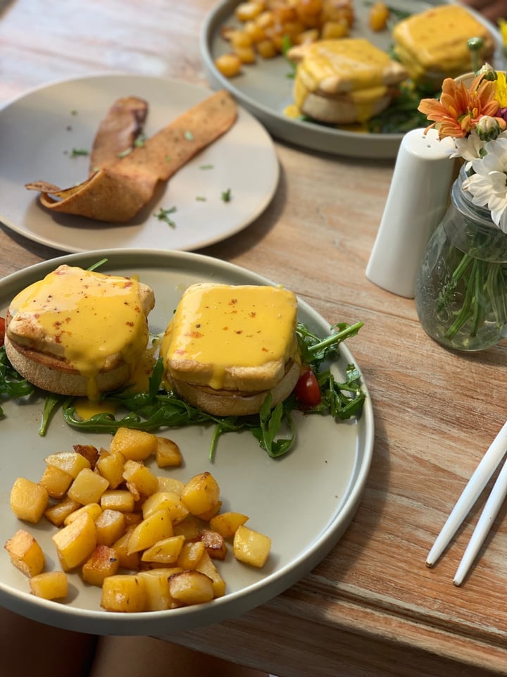 review photo of I Am Vegan Babe Cafe Eggs Benedict shared by @letsgovegan on 23 Nov 2019 - review