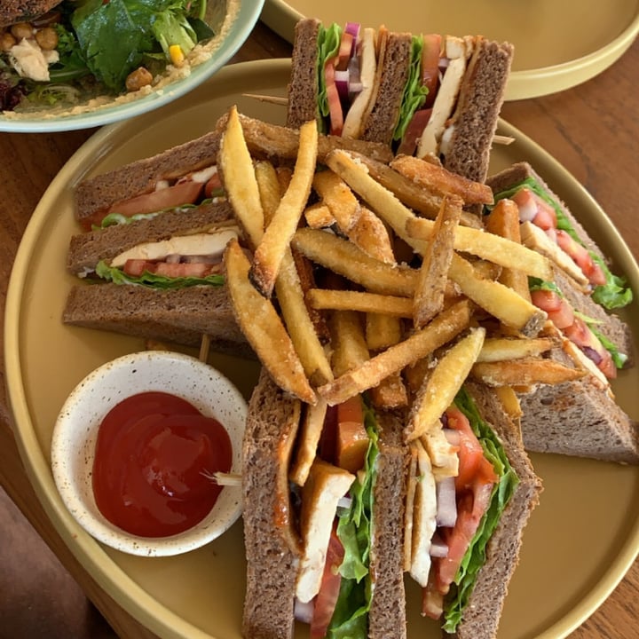 photo of I Am Vegan Babe Cafe Babe Club Sandwich shared by @veganandstrong on  30 Sep 2021 - review